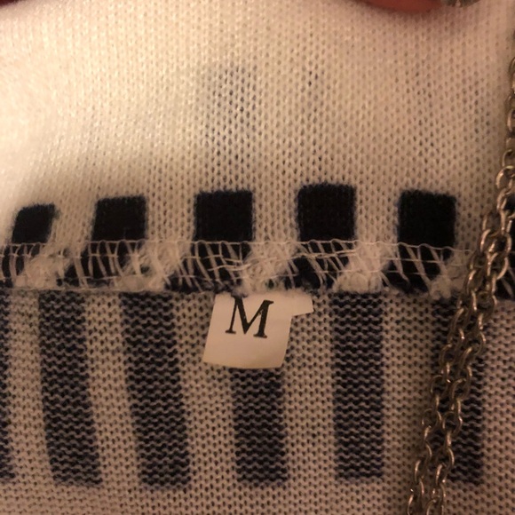 Sweater - Picture 4 of 5